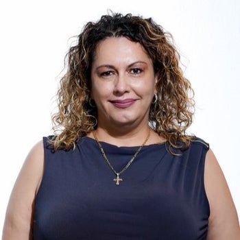 Portrait of Dessenia Nieves, Your Premier Agent